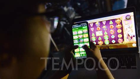 OJK to ban online gamblers from financial services.